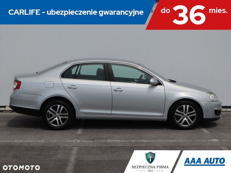 Volkswagen Jetta - 8