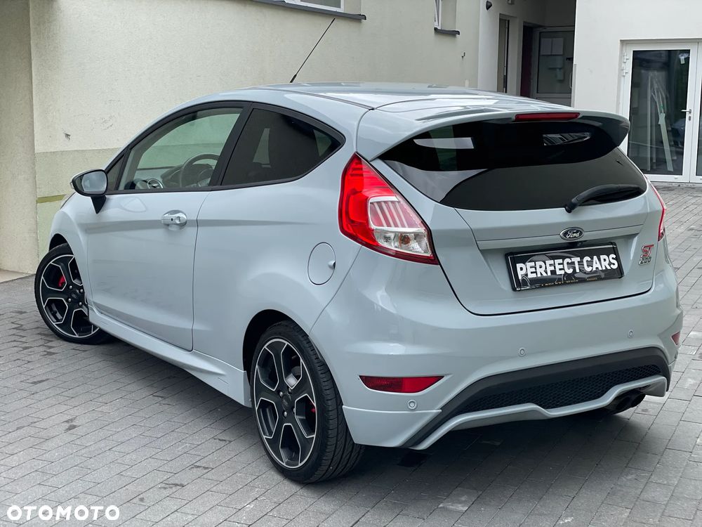 Ford Fiesta 1.6 EcoBoost ST200 - 4