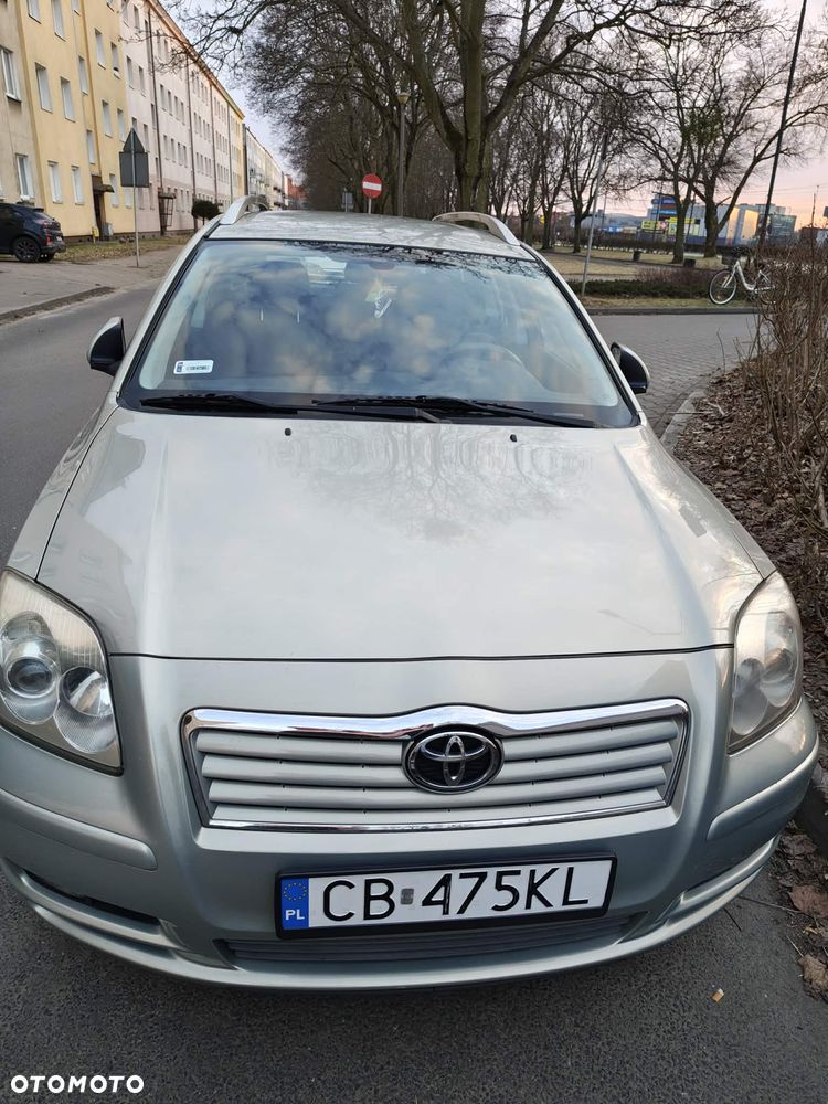 Toyota Avensis 1.8 VVT-i Luna - 2