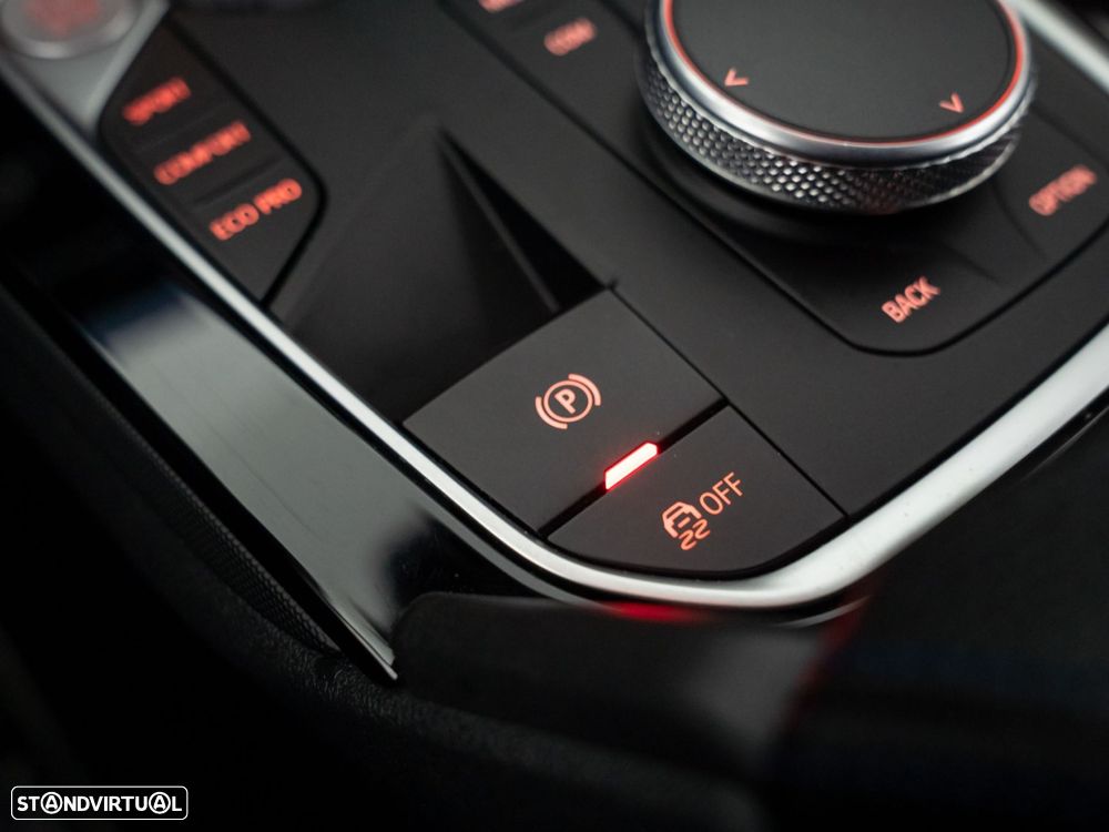 BMW 116 d Pack Desportivo M - 25