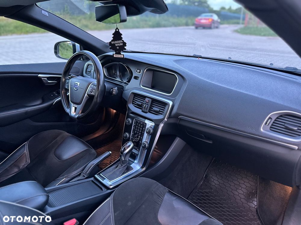 Volvo V40 D3 Geartronic R Design - 12