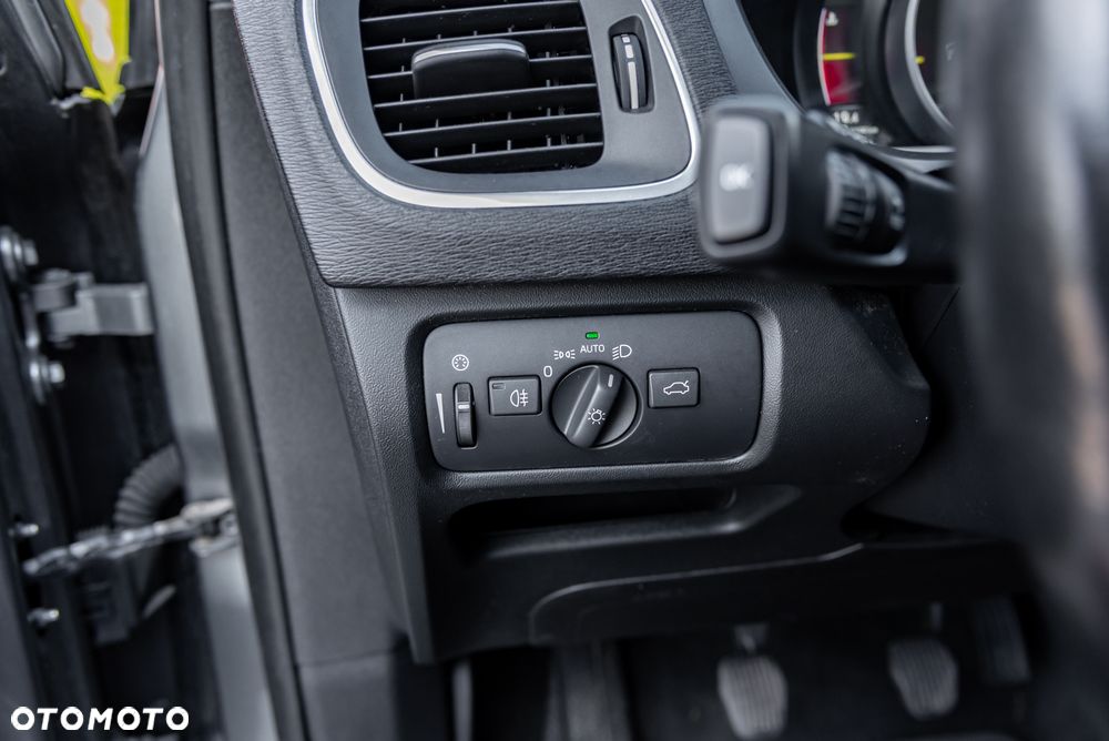 Volvo V40 Cross Country 2016