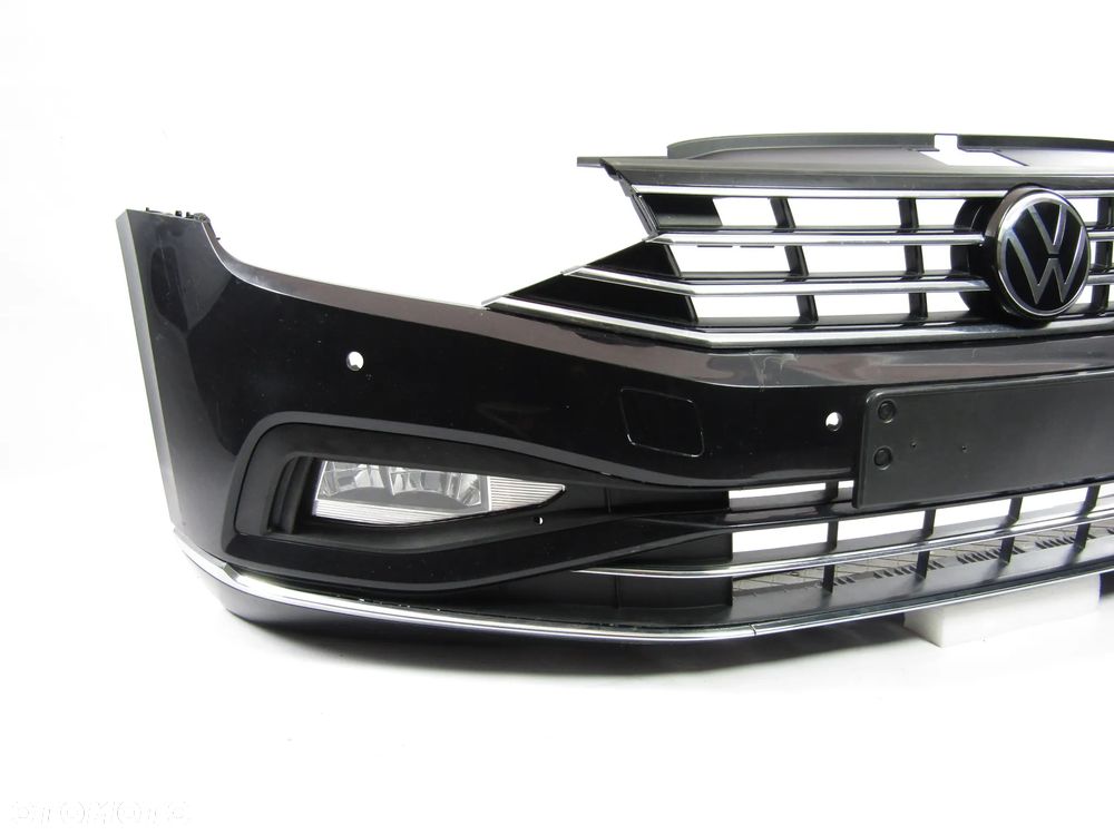 Zderzak przedni VW Passat B8 FL 19 - 24 Highline Pdc-4 Lakier LC9X - 2