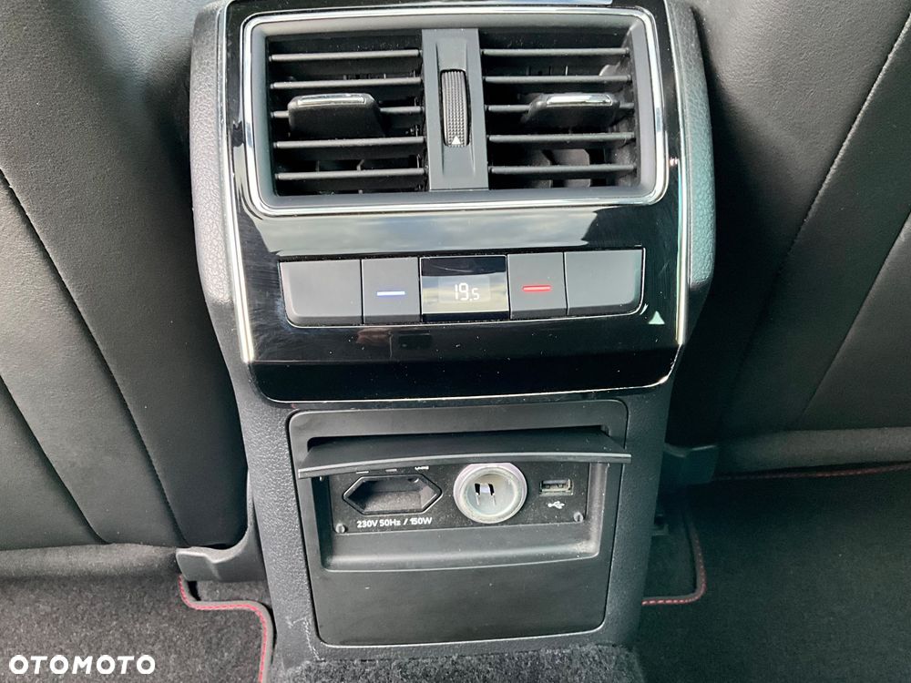 Skoda Superb 2.0 TDI DSG Sportline - 17