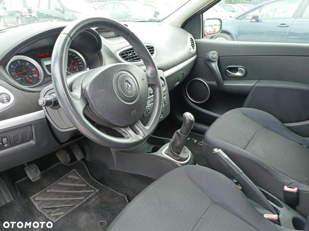 Renault Clio - 7