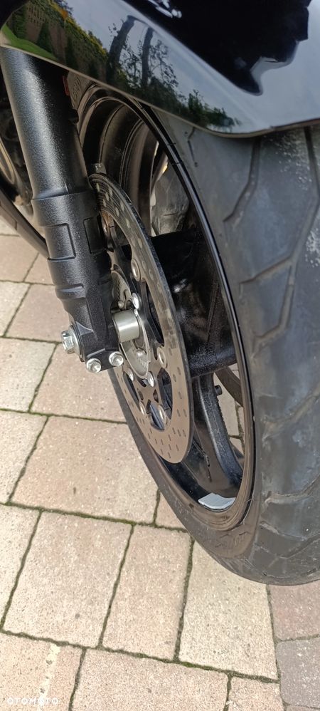 Suzuki GSX - 17
