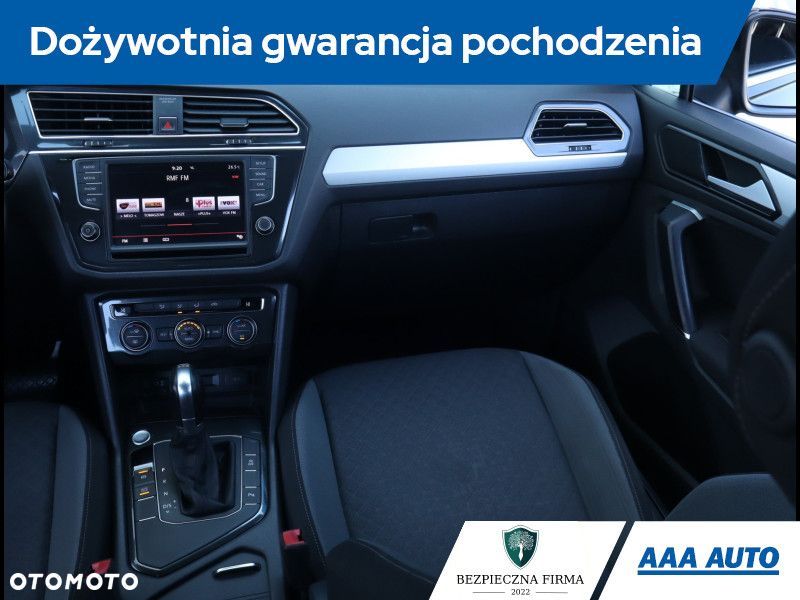 Volkswagen Tiguan - 9