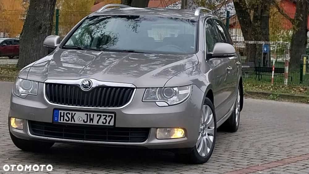 Skoda Superb 2.0 TDI Elegance DSG - 9