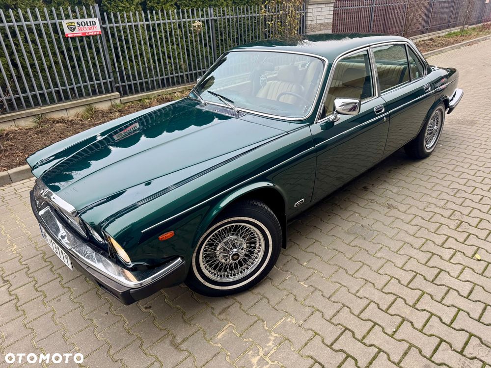 Jaguar XJ - 9