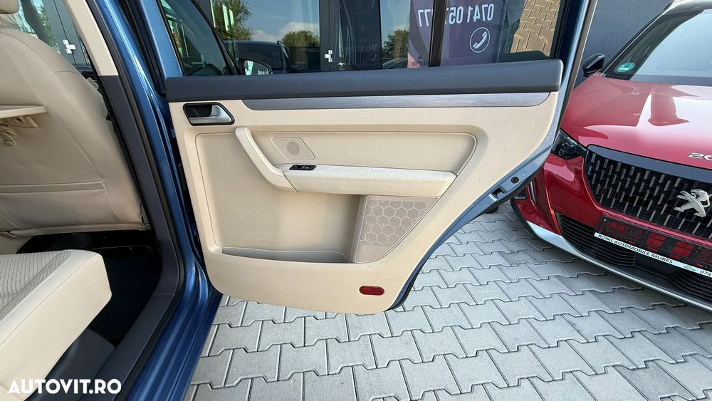 Volkswagen Touran 1.4 TSI DSG STYLE - 27