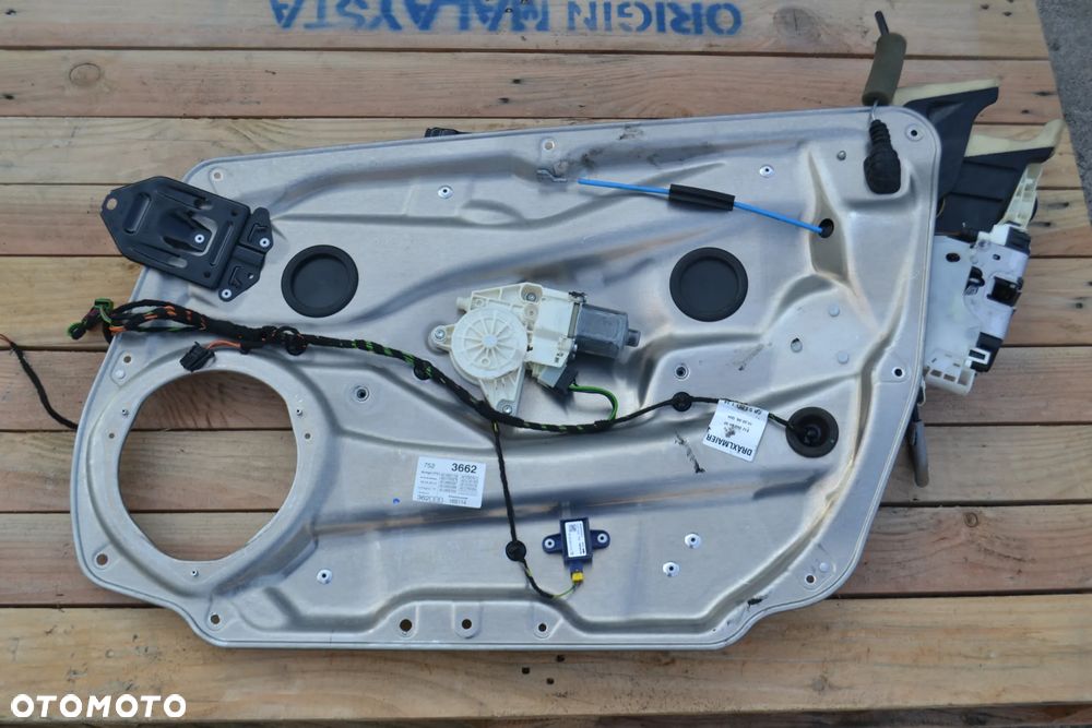 MERCEDES W204 W212 ORYGINALNY MECHANIZM OPUSZCZANIA PODNOŚNIK SZYB PRAWY PRZÓD PRZEDNI 2128201102 ZAMEK KPL - 1