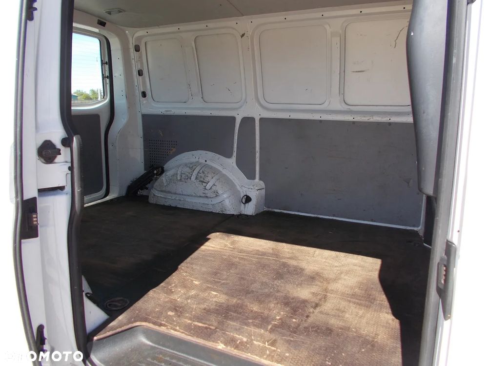 Volkswagen Transporter - 8