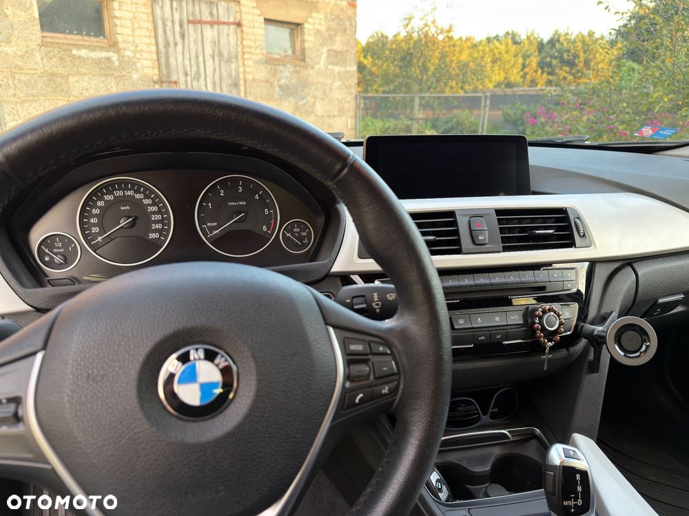 BMW Seria 3 318d - 15