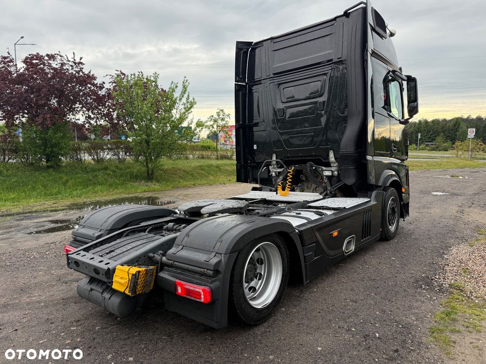 Mercedes-Benz Actros - 2