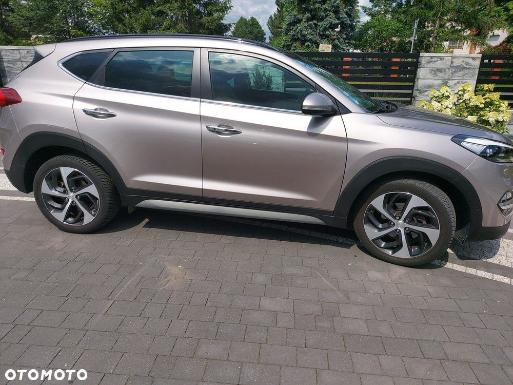 Hyundai Tucson - 2
