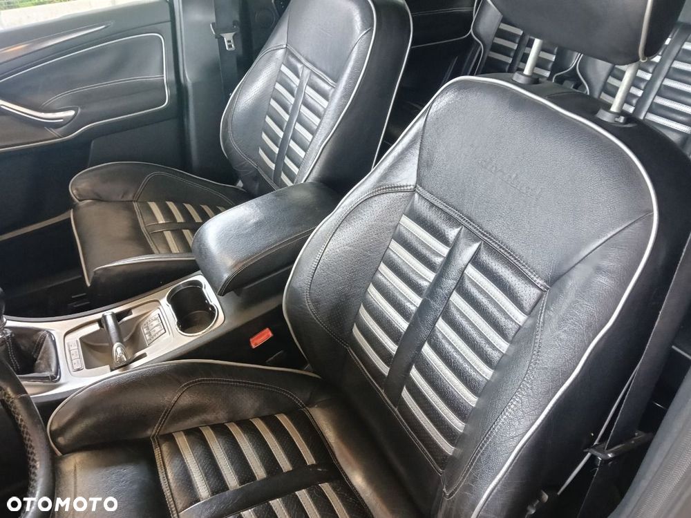 Ford S-Max - 11