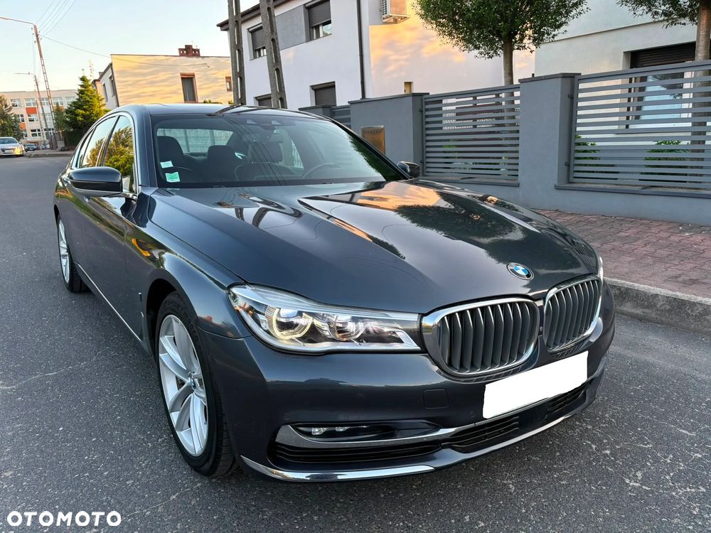 BMW Seria 7 740e iPerformance - 40