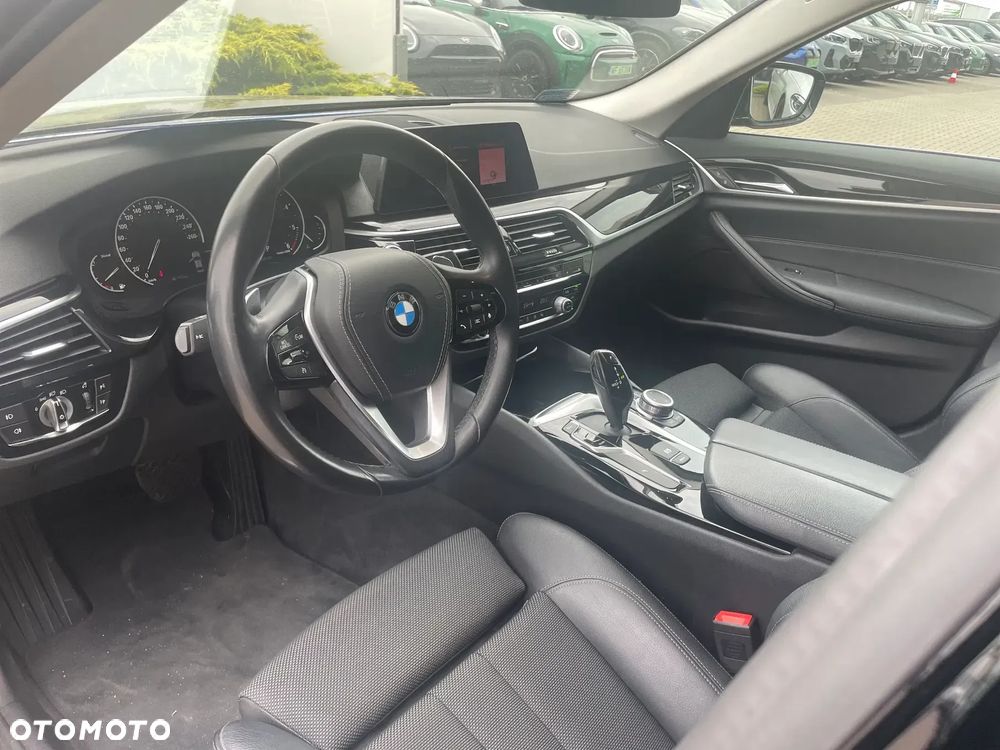 BMW Seria 5 520d xDrive Sport Line sport - 8