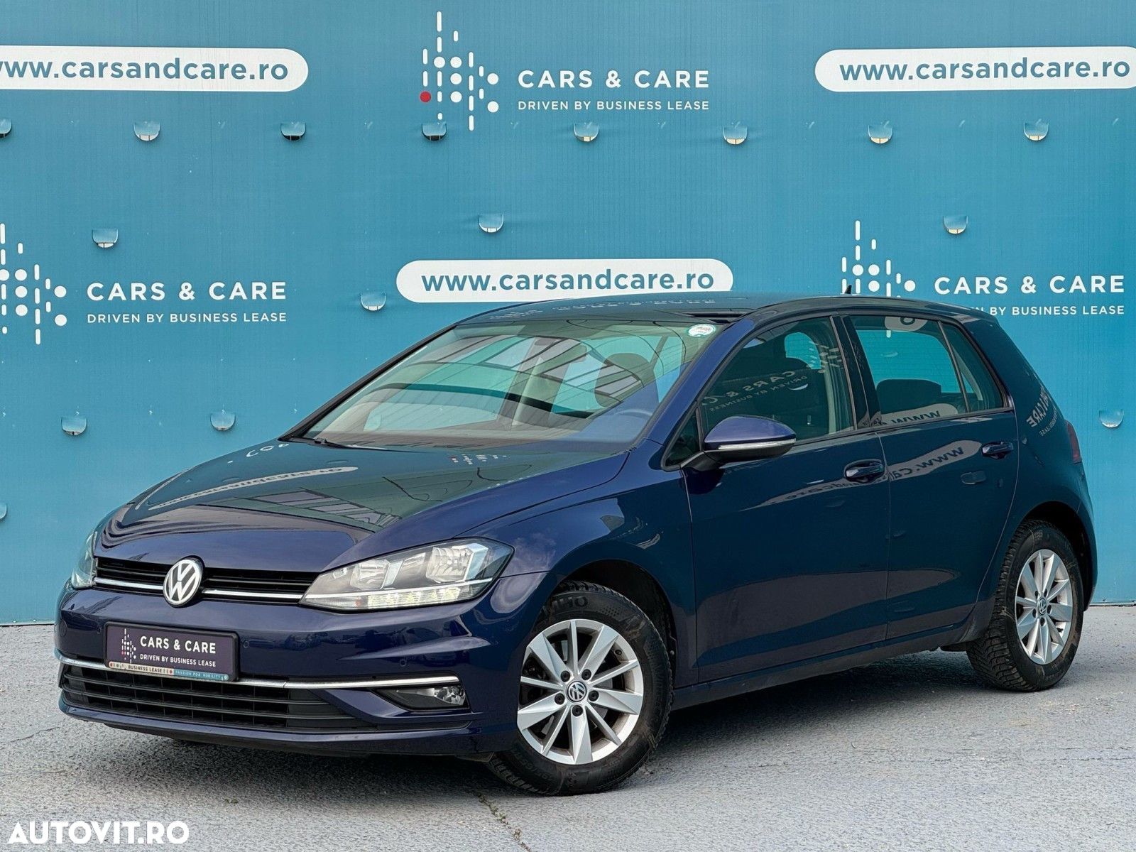 Volkswagen Golf - 1