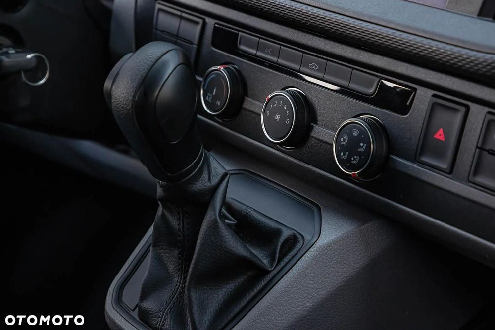 Volkswagen Transporter - 9