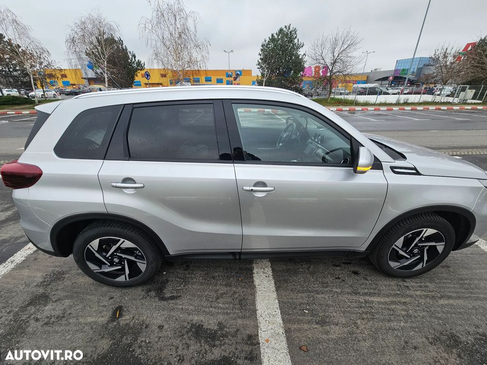 Suzuki Vitara 1.4 Boosterjet MHEV Luxus - 4