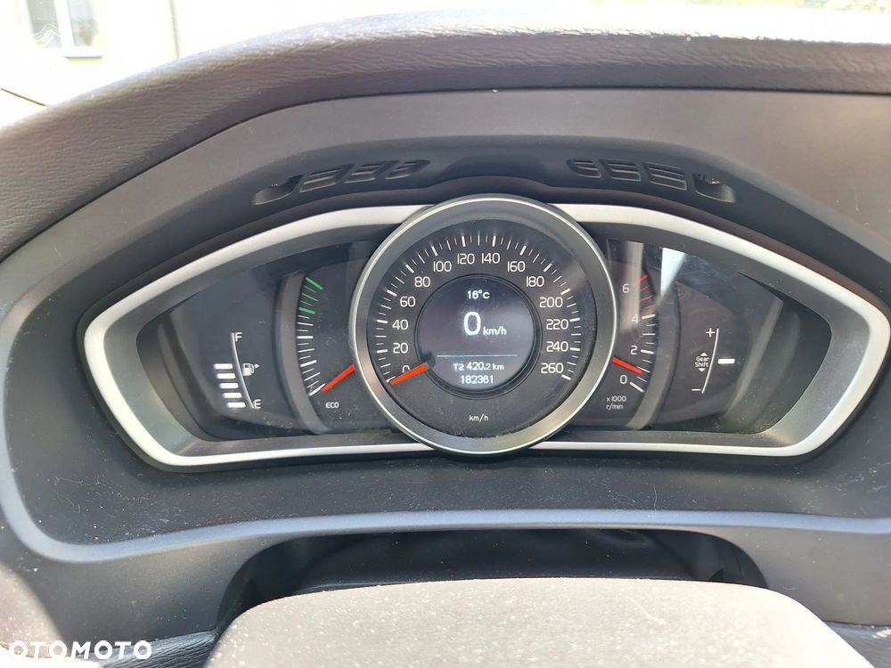 Volvo V40 - 9