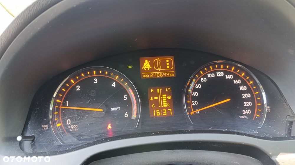 Toyota Avensis 2.2 D-4D Edition - 9