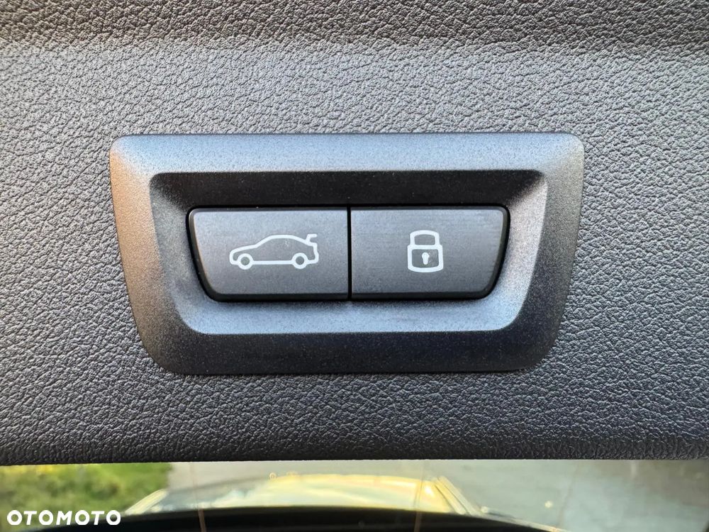 BMW Seria 1 120d M Sport Sport - 27