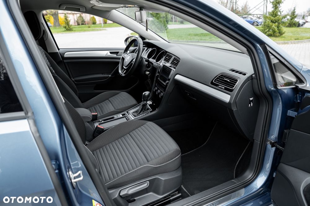 Volkswagen Golf 1.6 TDI DPF BlueMotion Technology DSG Comfortline - 22