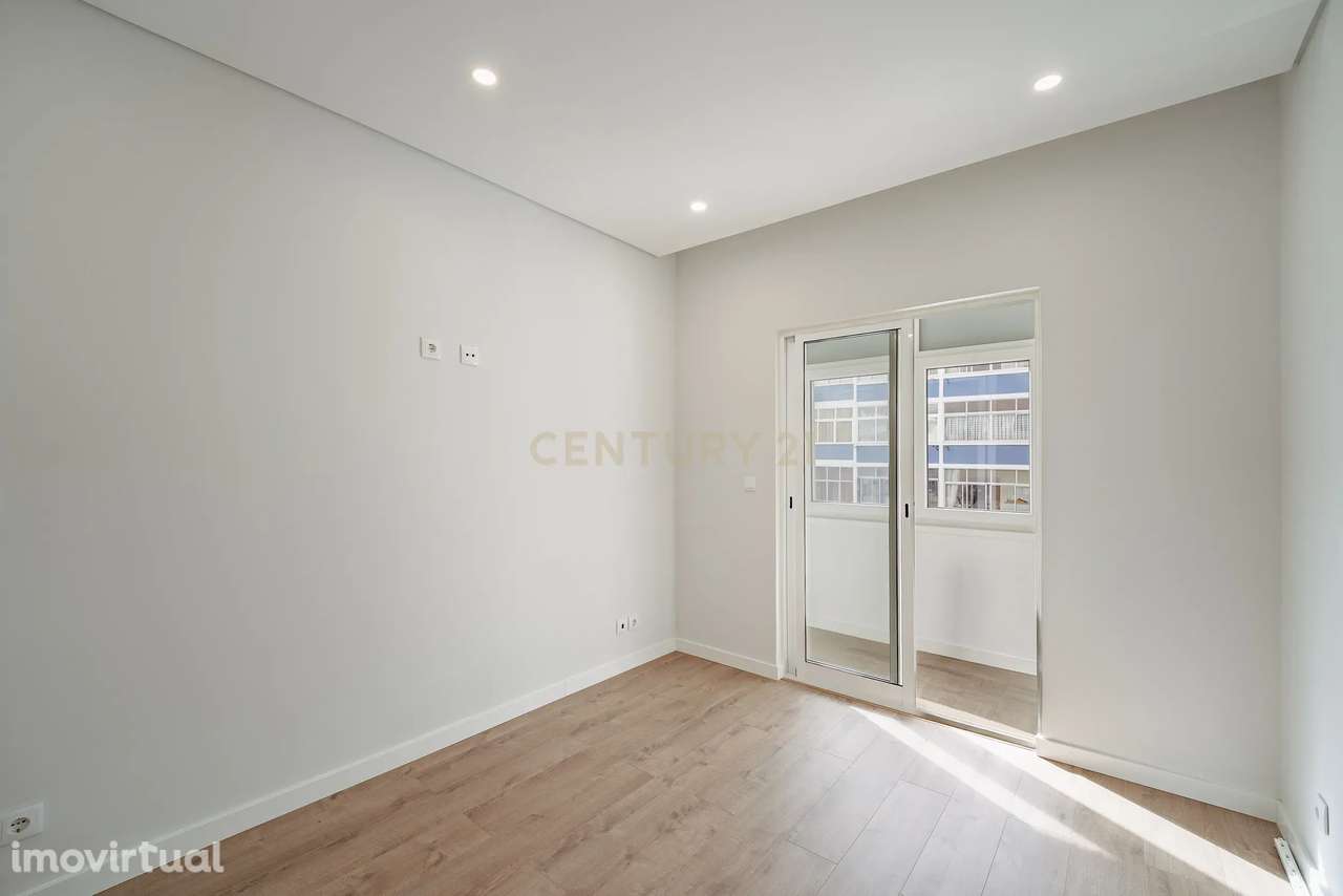 Apartamento T2 Cova da Piedade – Excelente Localização - Grande imagem: 5/28