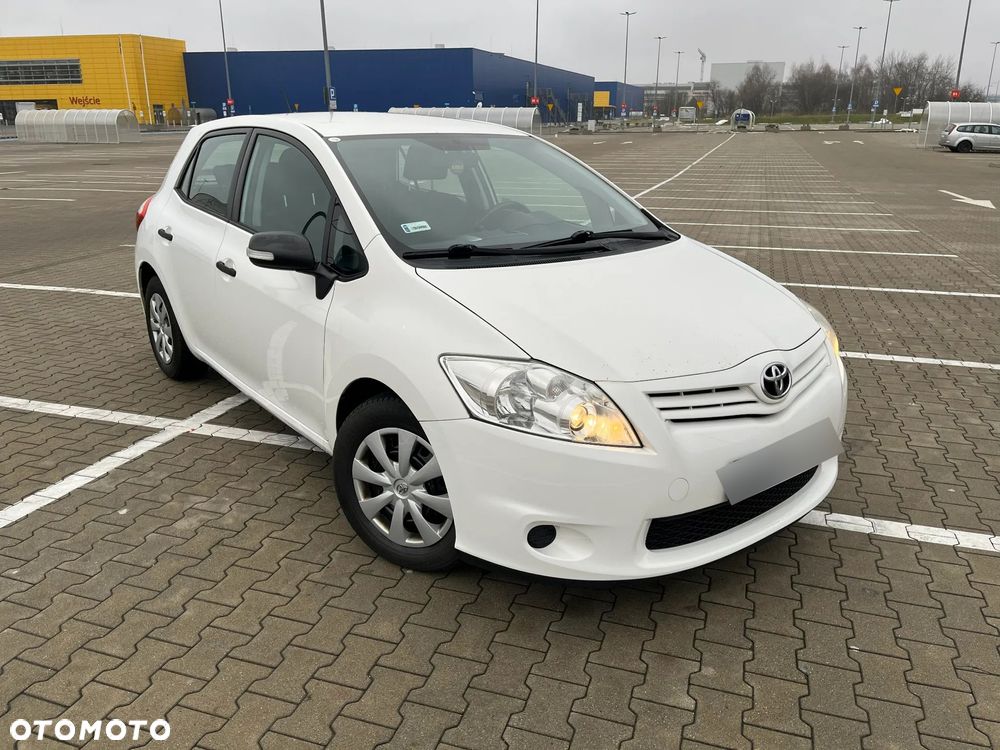 Toyota Auris 1.4 D-4D Terra EU5 - 1