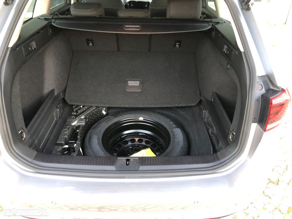 VW Passat Variant 2.0 TDi Business DSG - 15