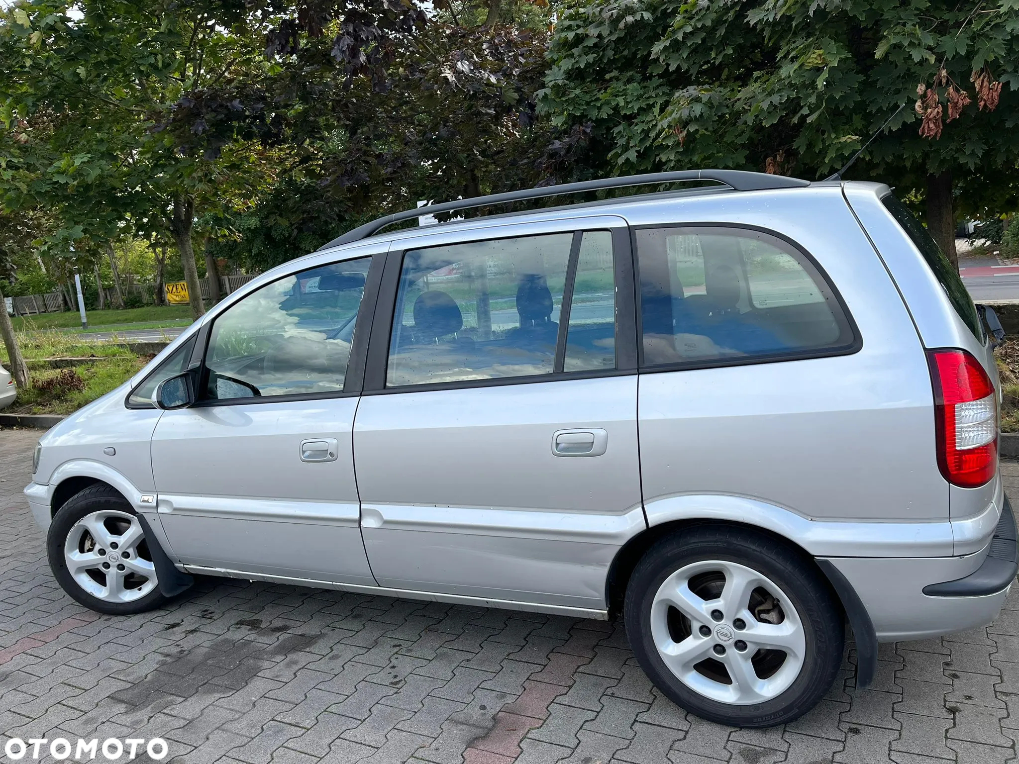 Opel Zafira 1.8 16V Comfort - 4