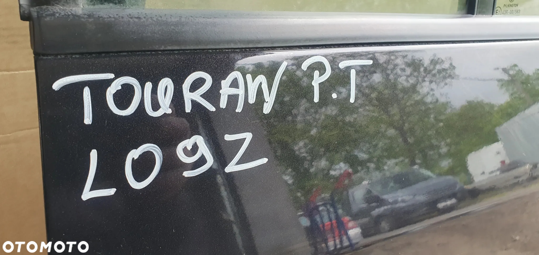 Drzwi prawy tył tylne prawe VW Touran 1T0 LC9Z - 9