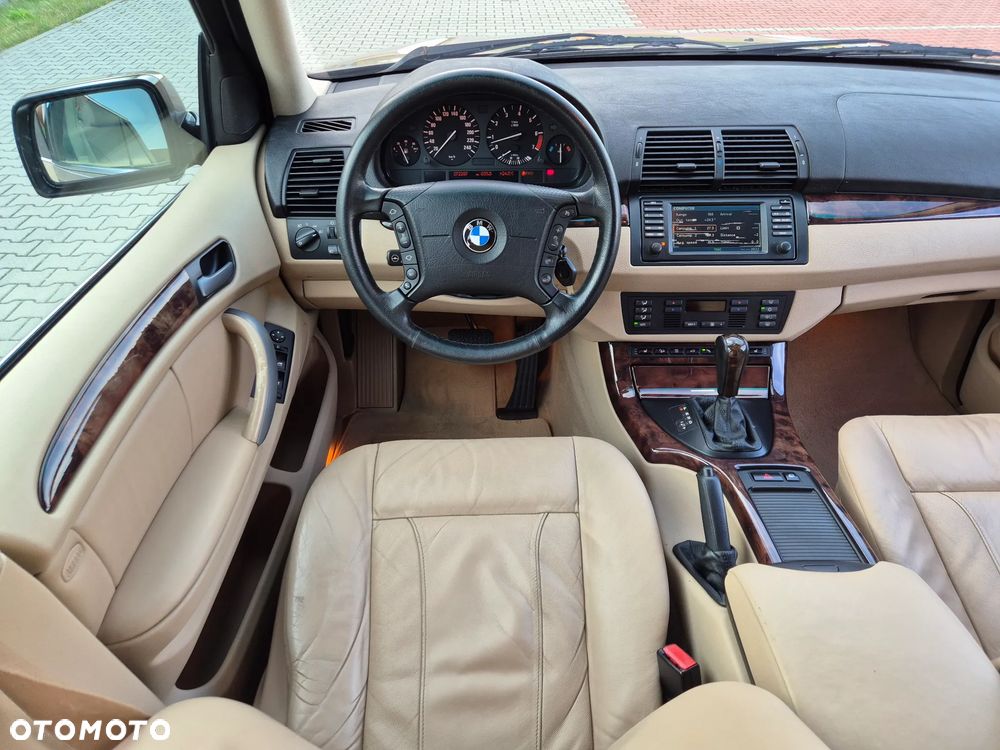 BMW X5 4.4 i Edition Exclusive Sport - 34