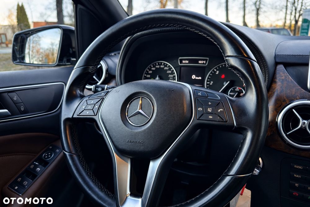 Mercedes-Benz Klasa B 180 CDI (BlueEFFICIENCY) - 33