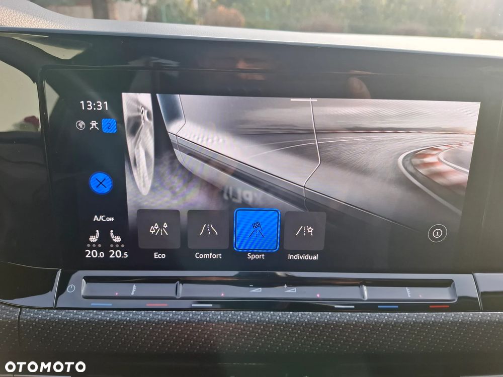 Volkswagen Golf 2.0 TDI SCR DSG R-Line - 28