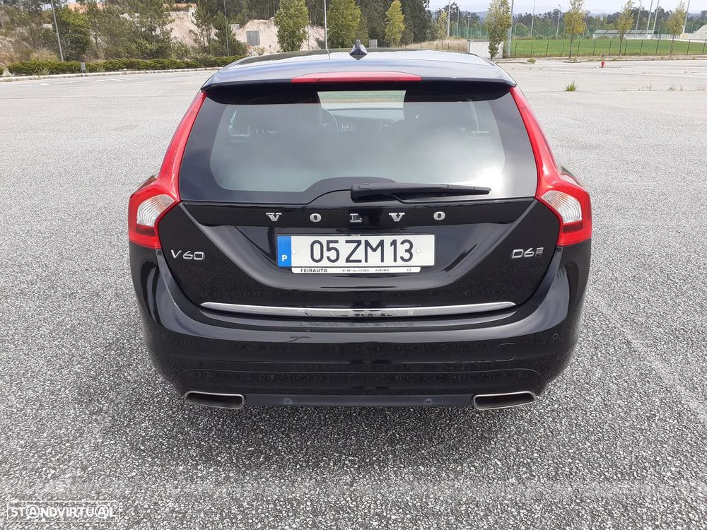 Volvo V60 2.4 D6 Momentum AWD Phev - 4