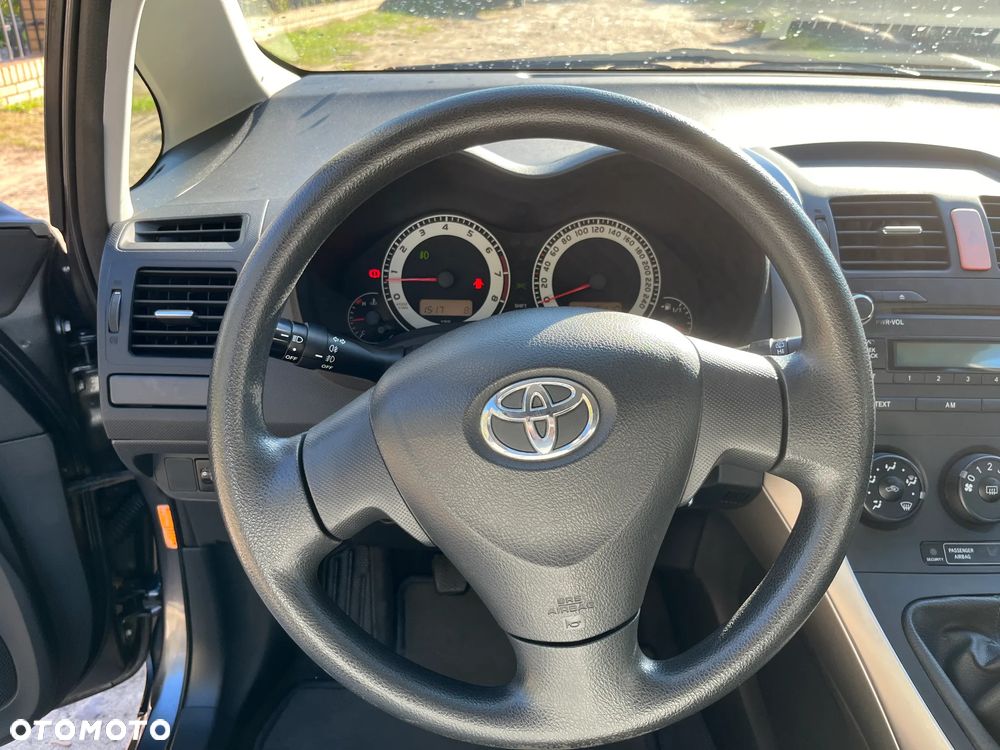 Toyota Auris 1.4 VVT-i - 9