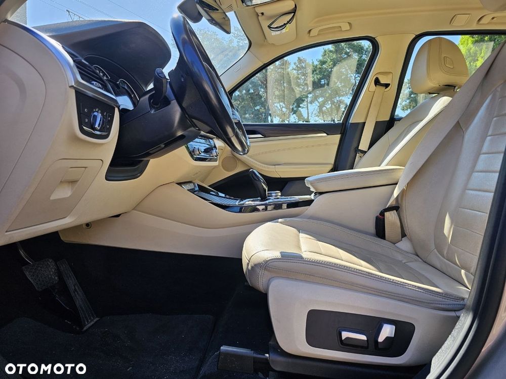 BMW X3 xDrive25d - 13