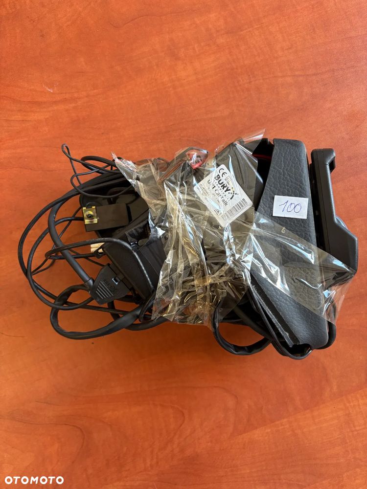 Uchwyt na telefon do konsoli Audi A6 czarny 550100 K2/04.02 - 1