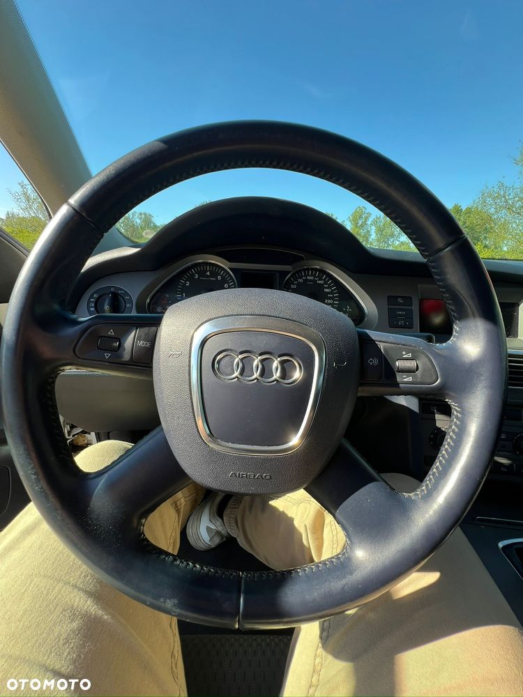 Audi A6 Limousine 2.4 - 8