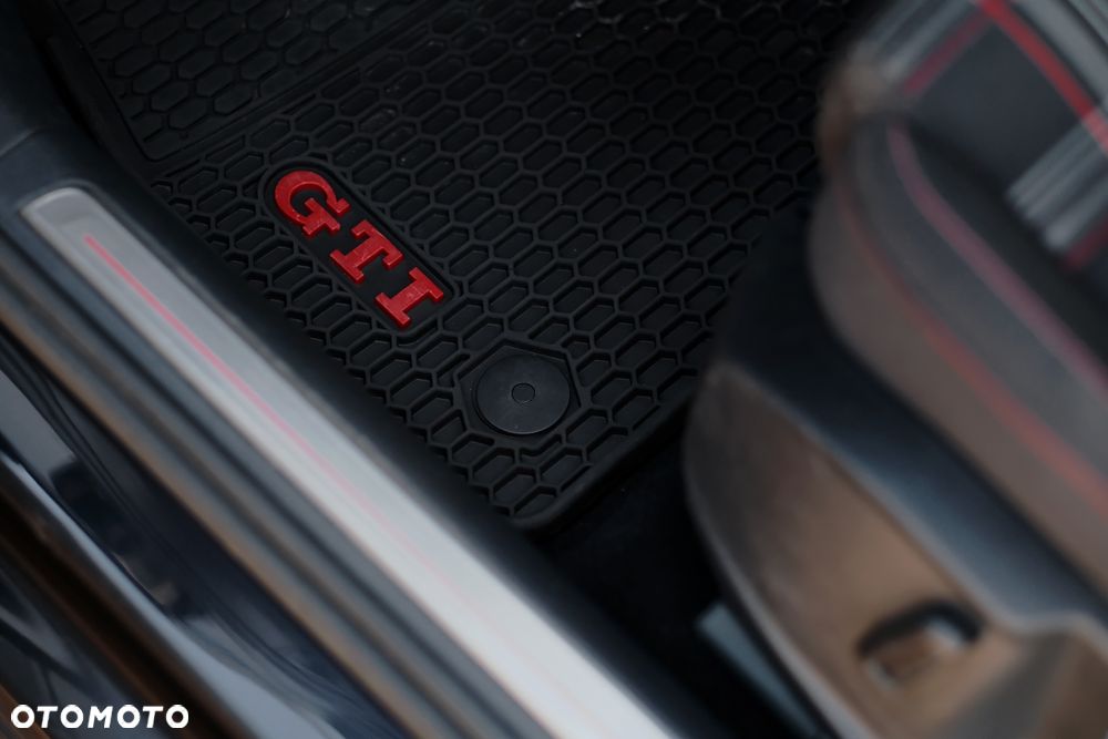 Volkswagen Golf GTI Performance BlueMotion Technology DSG - 23