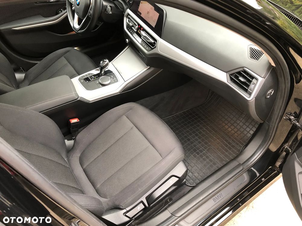 BMW Seria 3 320d xDrive Advantage - 13