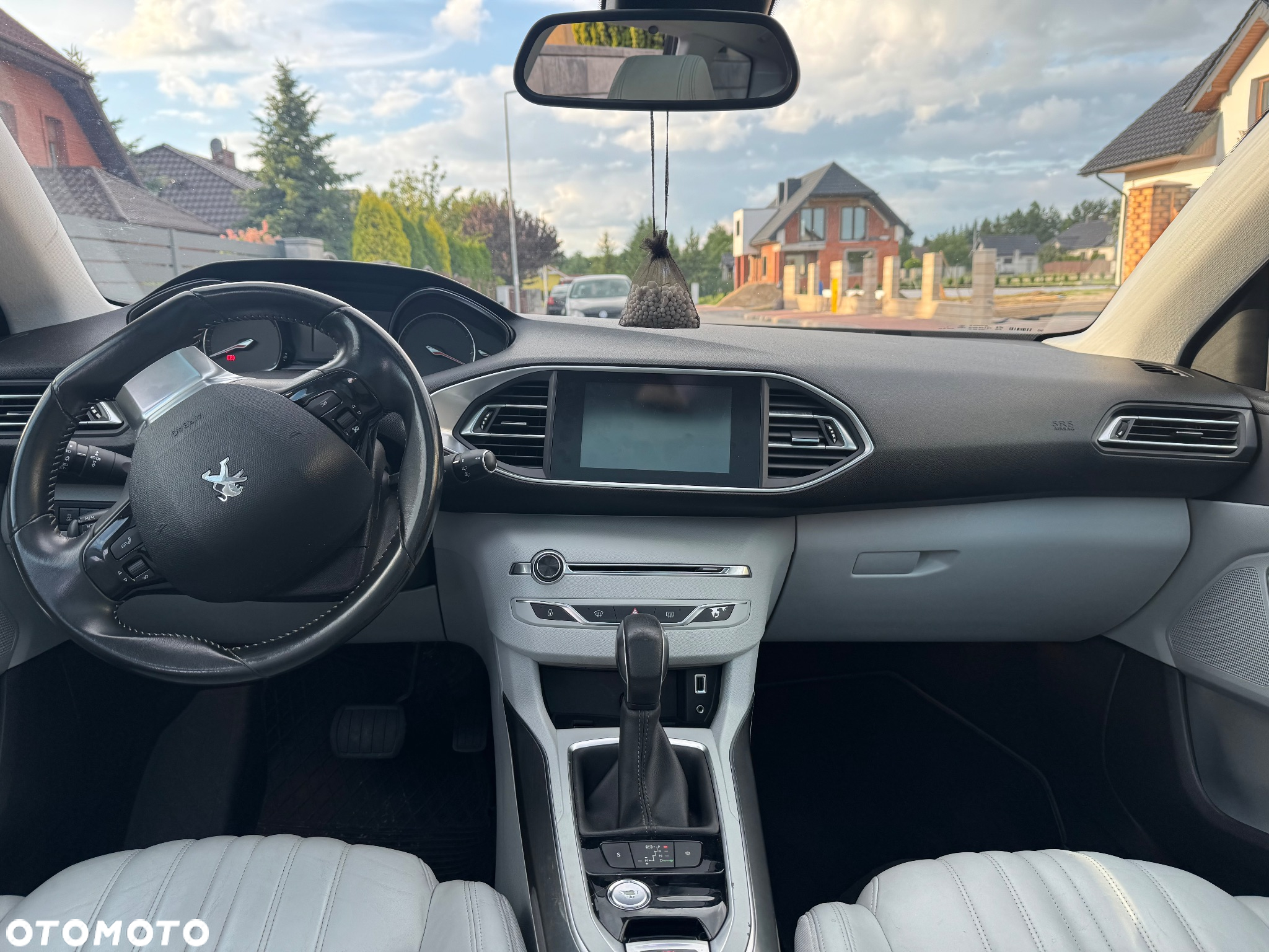 Peugeot 308 SW PureTech 130 GPF EAT8 Stop & Start Allure Business-Paket - 25