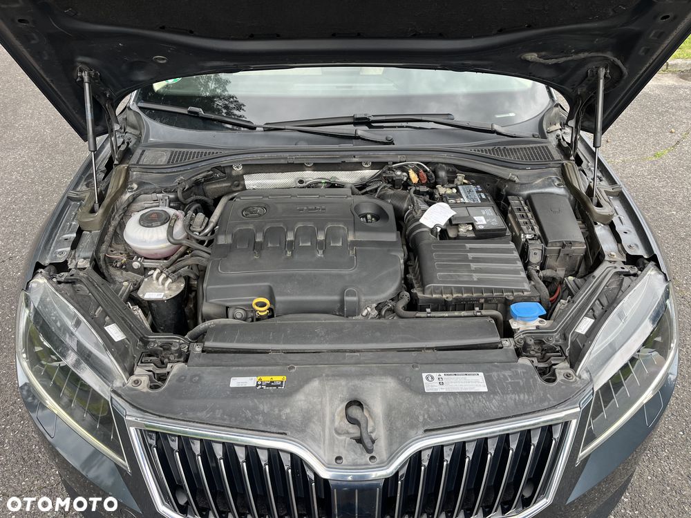 Skoda Superb 2.0 TDI DSG Premium Edition - 35