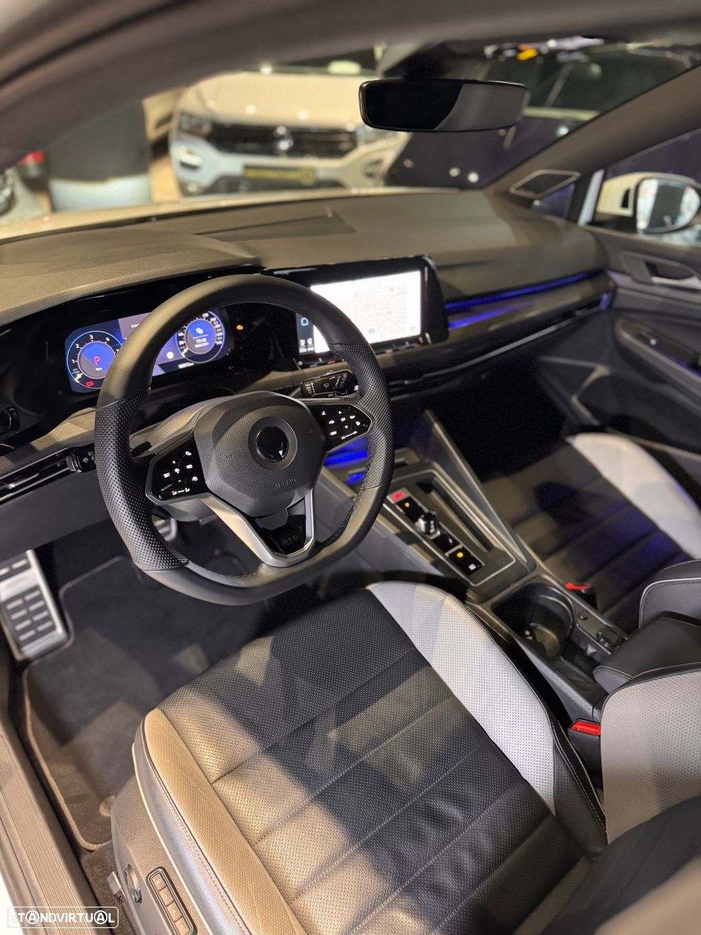 VW Golf 2.0 TDI GTD DSG - 36