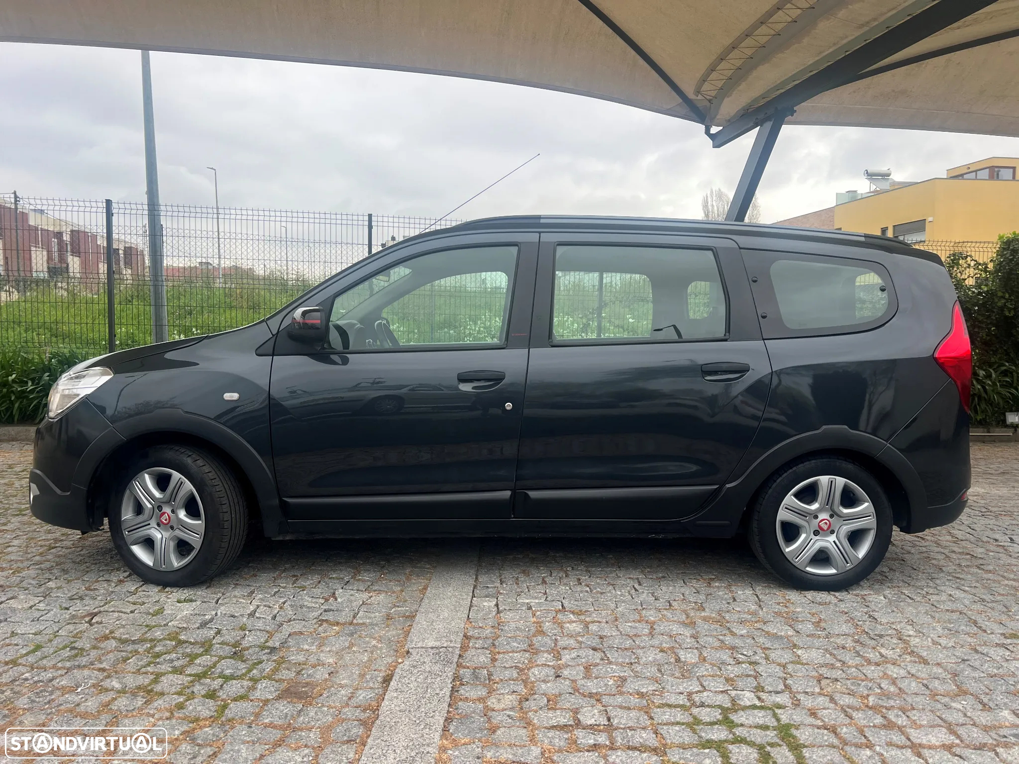 Dacia Lodgy 1.3 TCe Stepway 7L - 8