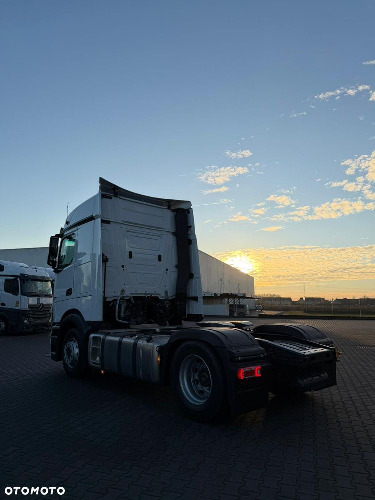 Mercedes-Benz Actros - 4