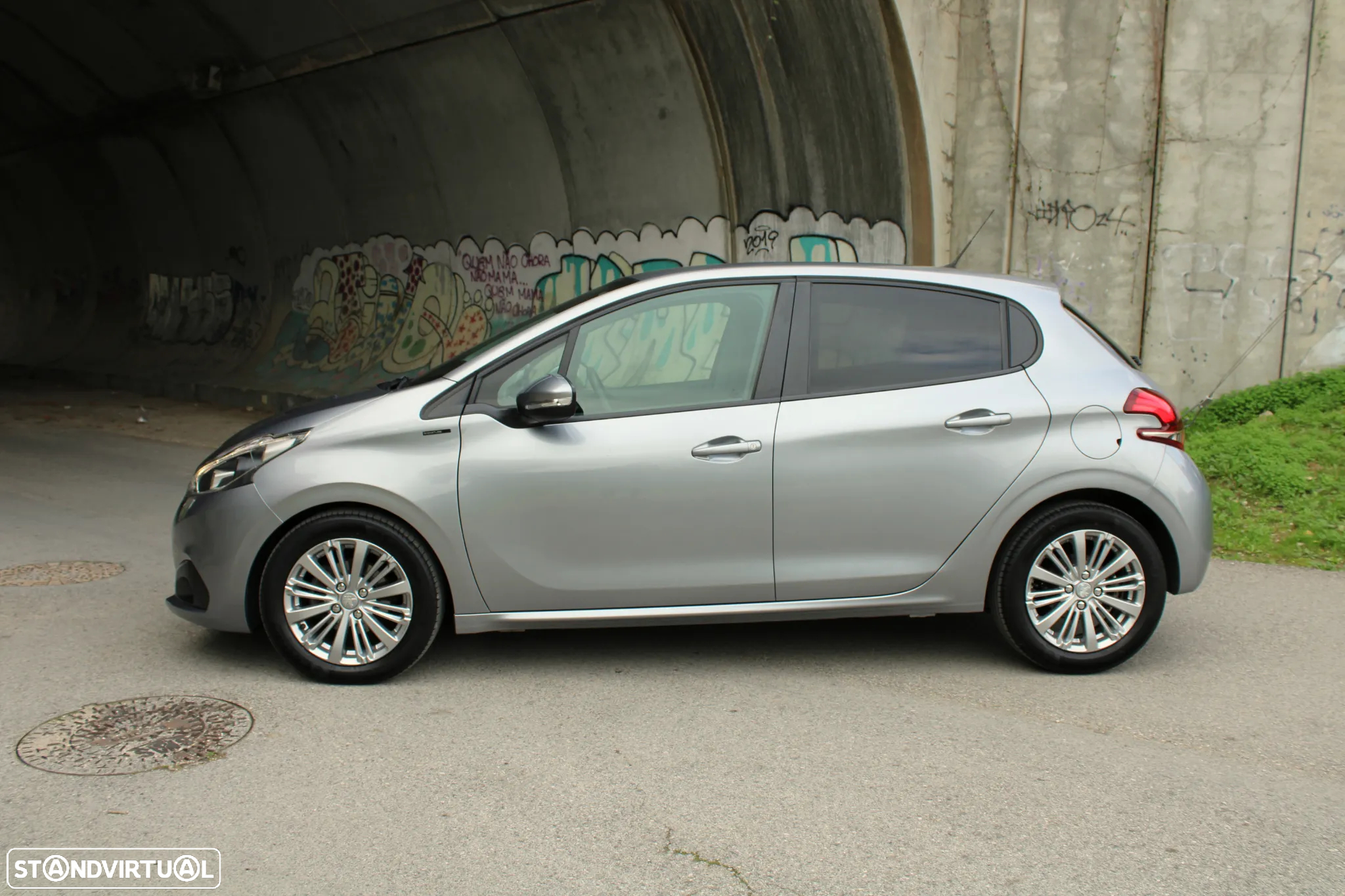 Peugeot 208 1.5 BlueHDi Signature - 4